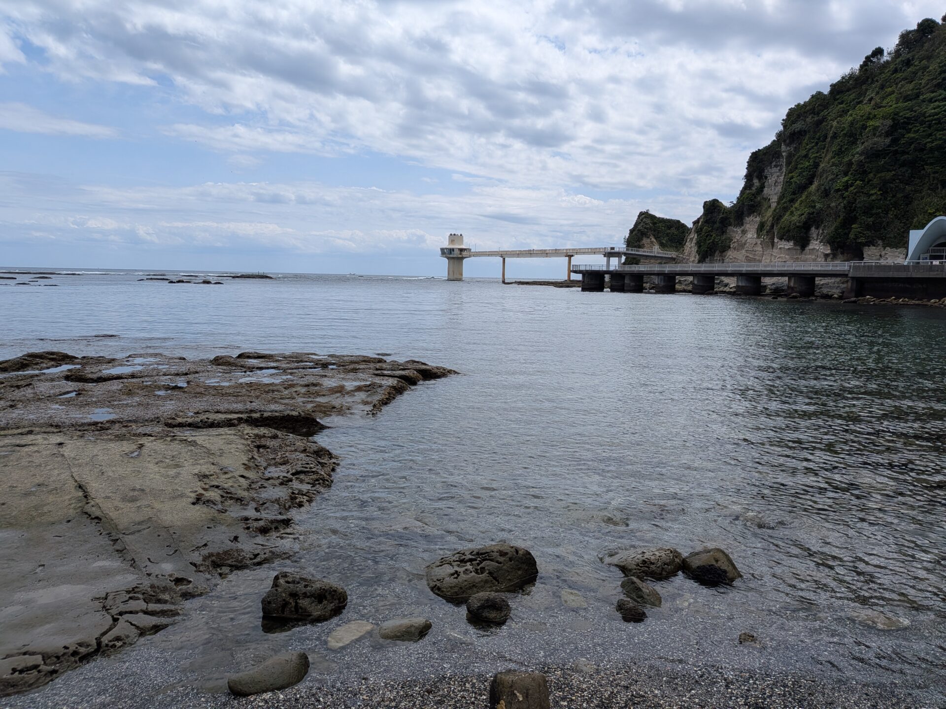 かつうら海中公園の海中展望塔（みなとが家族で訪問時に撮影）