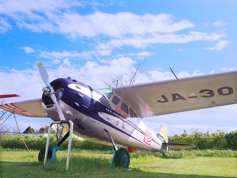 航空科学博物館の屋外展示機セスナ195