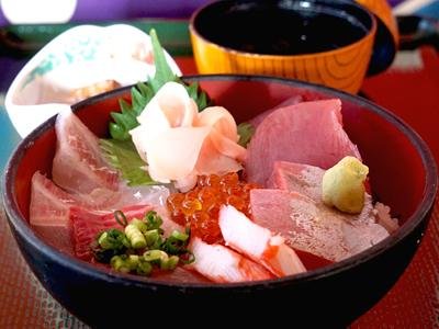 富楽里とみやまの地魚の海鮮丼