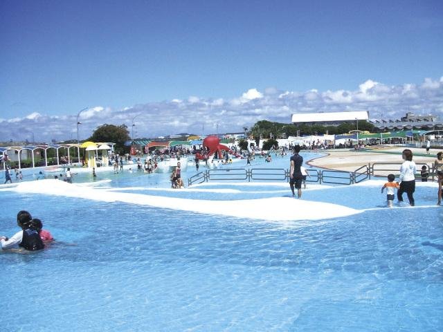 富津公園の1周240mの流れるプール