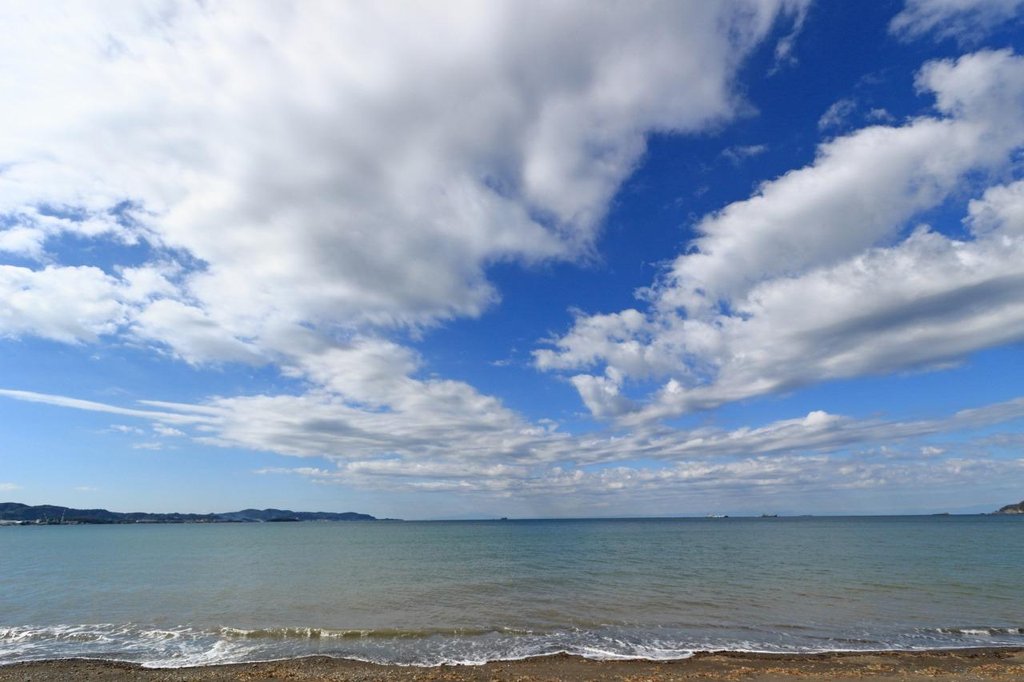 北条海岸の遠浅の海