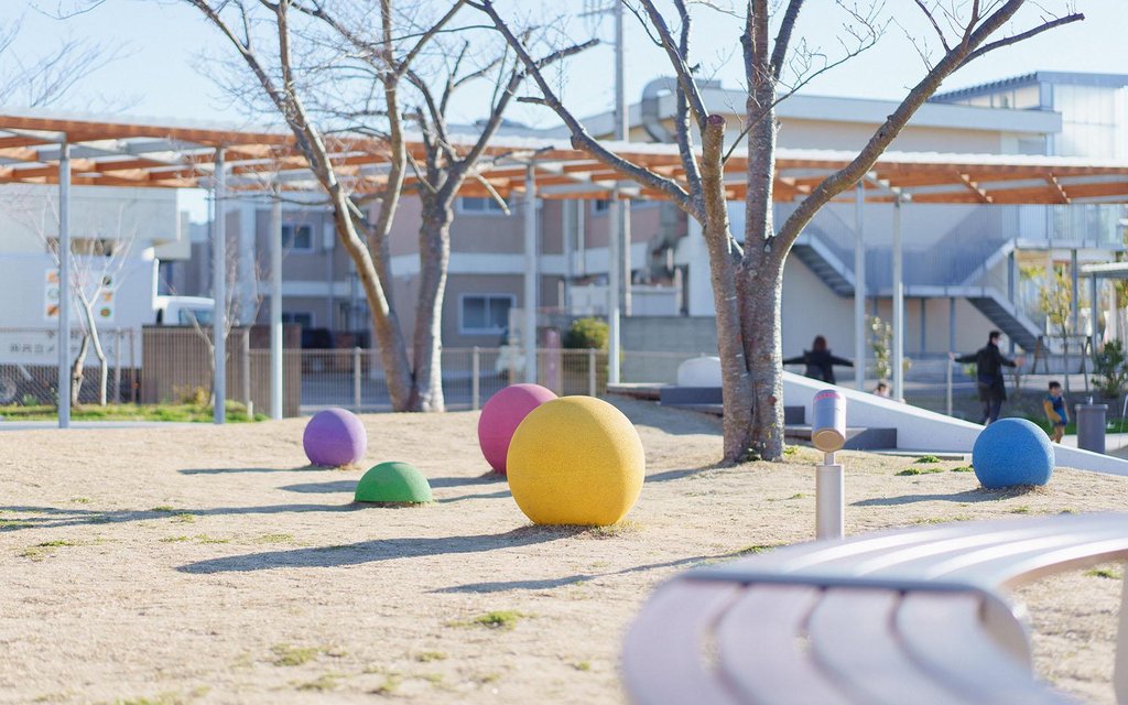 カラフルな遊具