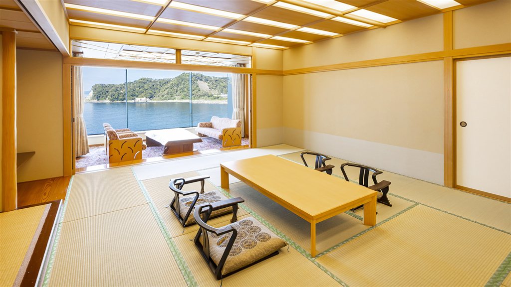 海を望む和室
