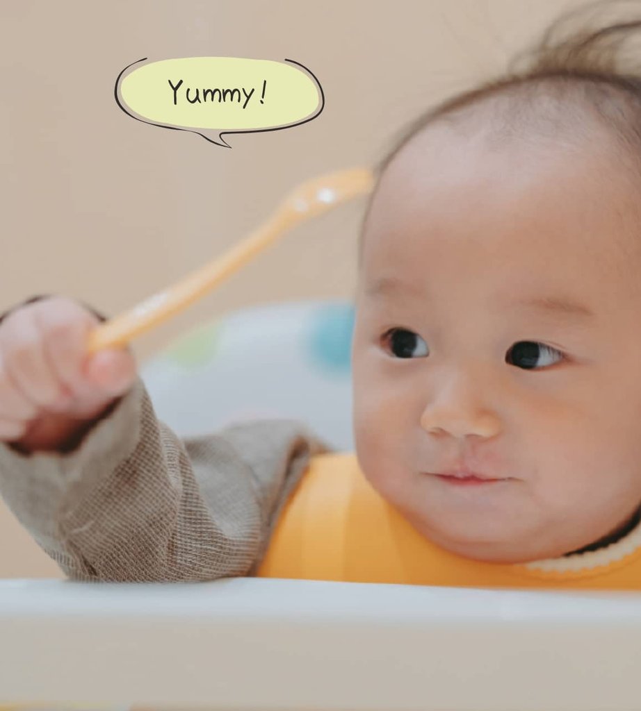 季粋の宿 紋屋の手作り離乳食を食べる赤ちゃん
