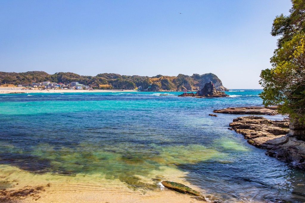 守谷海岸の青い海と渡島