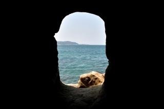沖ノ島の洞窟