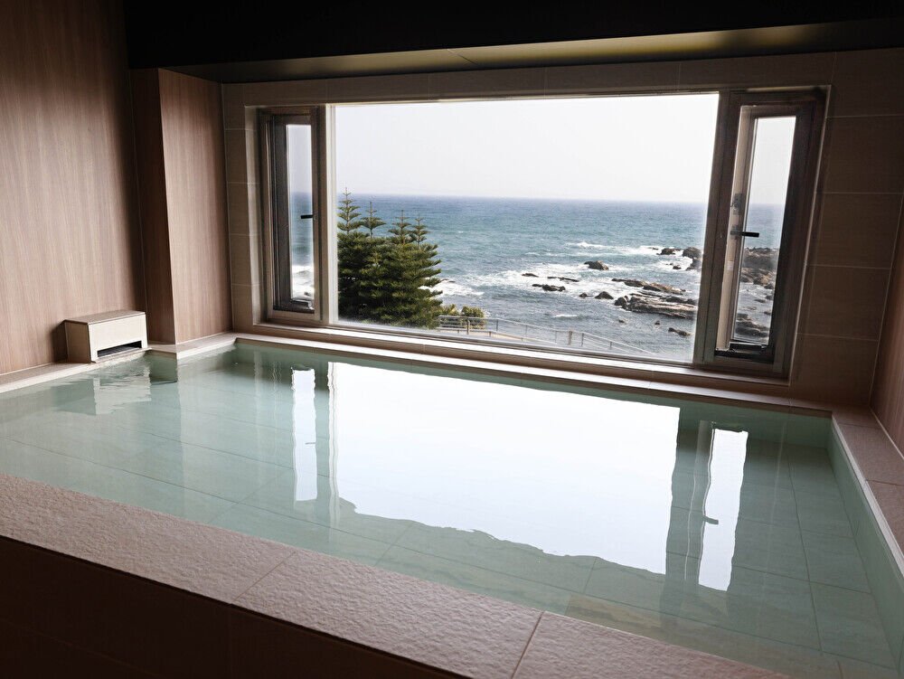 太平洋を望む内湯
