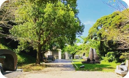 城山公園の散策が楽しい園内の小道