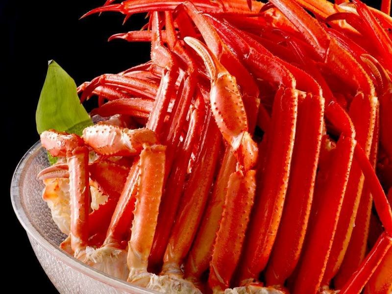 グランドホテル太陽 バイキングの山盛りズワイガニ食べ放題