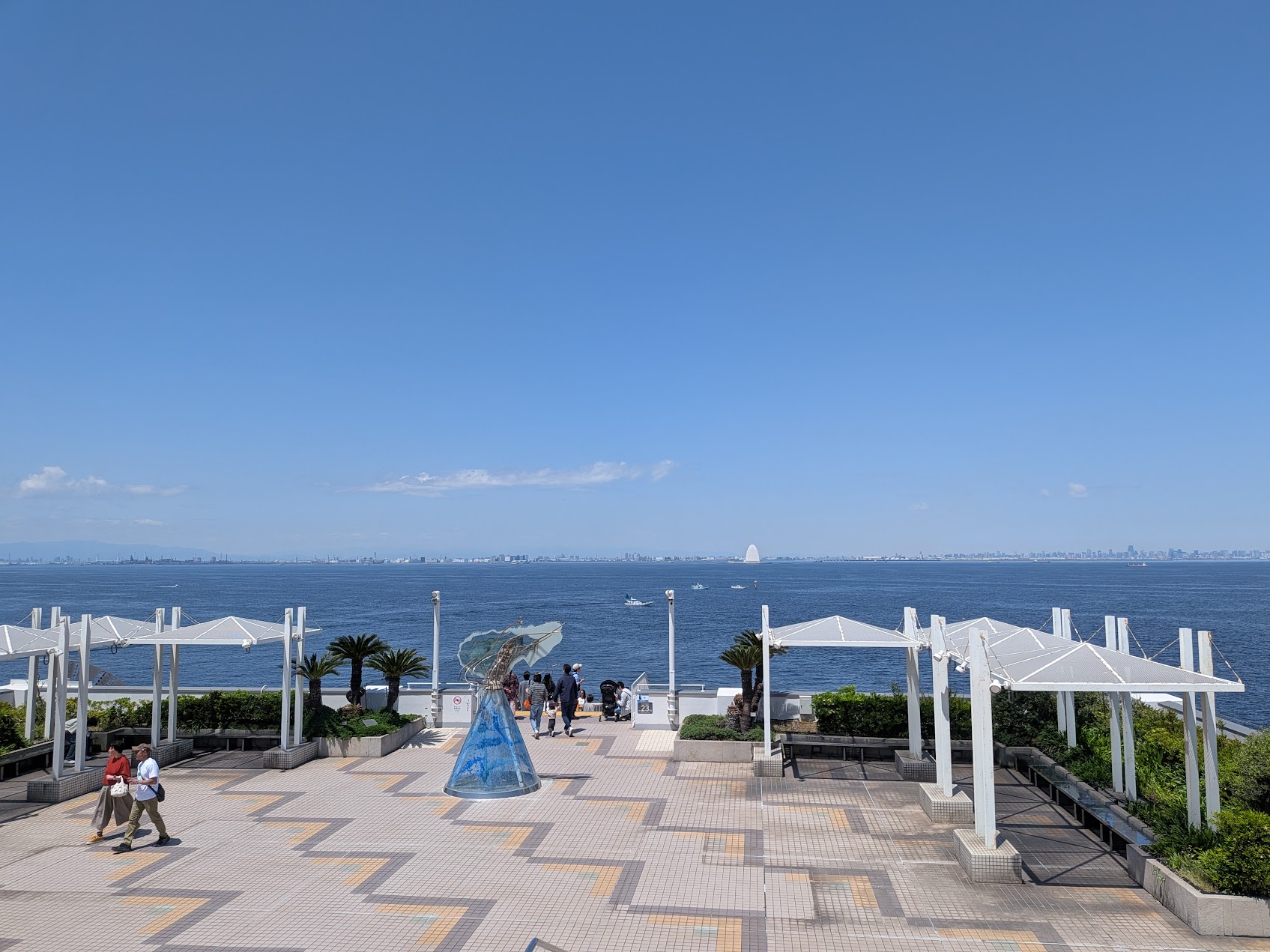 海ほたるの展望デッキから望む東京湾の絶景