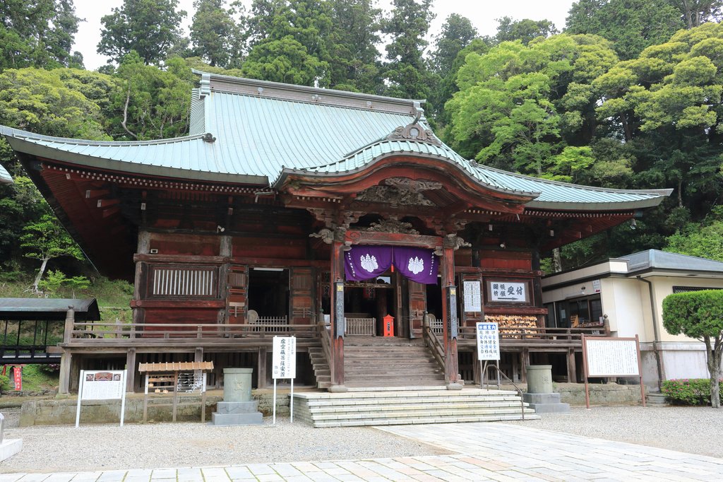 清澄寺の境内