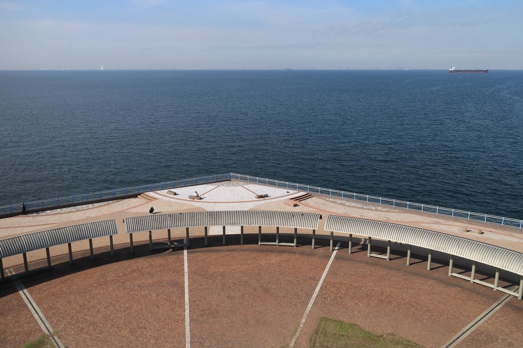 袖ヶ浦海浜公園の東京湾をかたどった広場